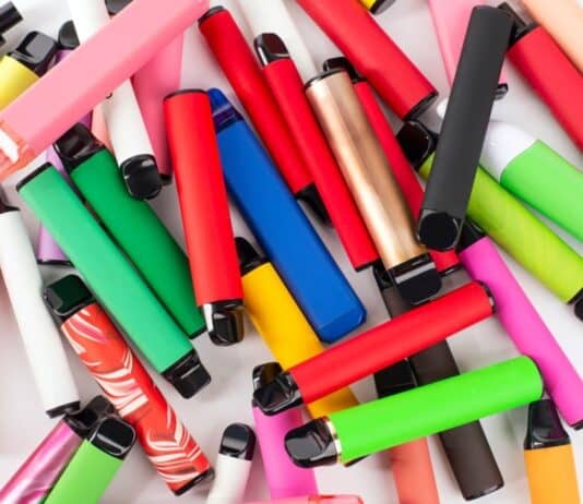 Bad news for Aussie vapers: Government cracks down on popular vapes and seizes shipments at the border: Here’s what it means for you