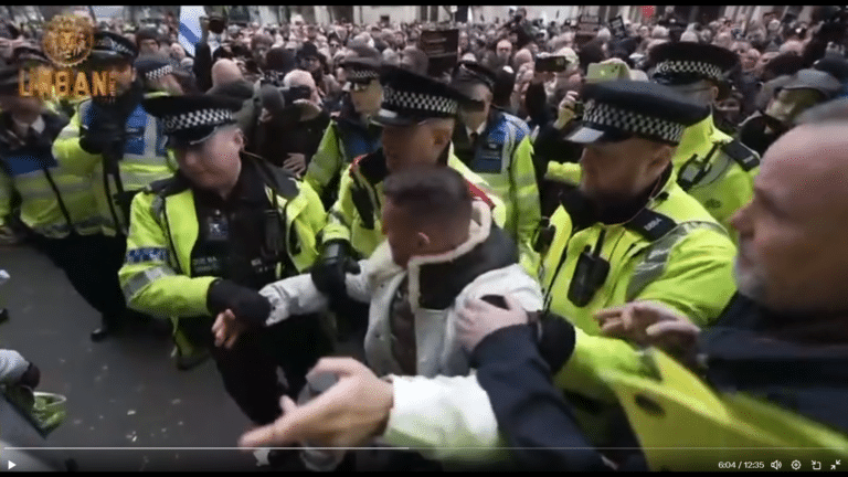 Full video of Met police arresting fascist bully boy Tommy Robinson
