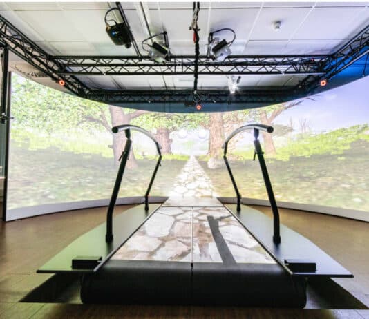 Mobile walking trackers improve recovery after hip replacement, study finds