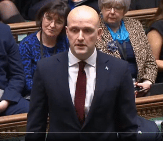 SNP’s Stephen Flynn destroys Sunak and Starmer in one question