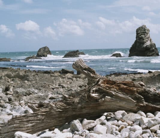 Discovering Mupe Rocks and Bacon Hole