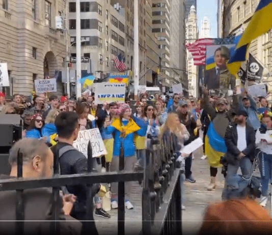New Yorkers chanting their support for Neo Nazis