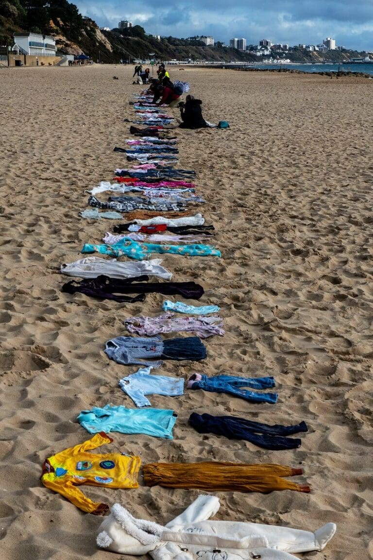 5km long memorial on Bournemouth beach for Palestinian and Israeli children killed in Gaza genocide
