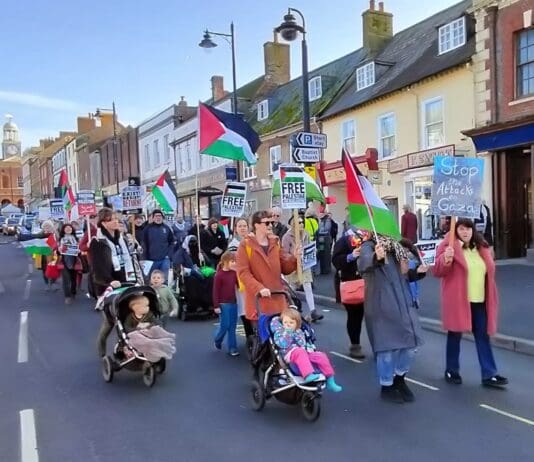 Mass turnout in Bridport calling for ceasefire in Gaza