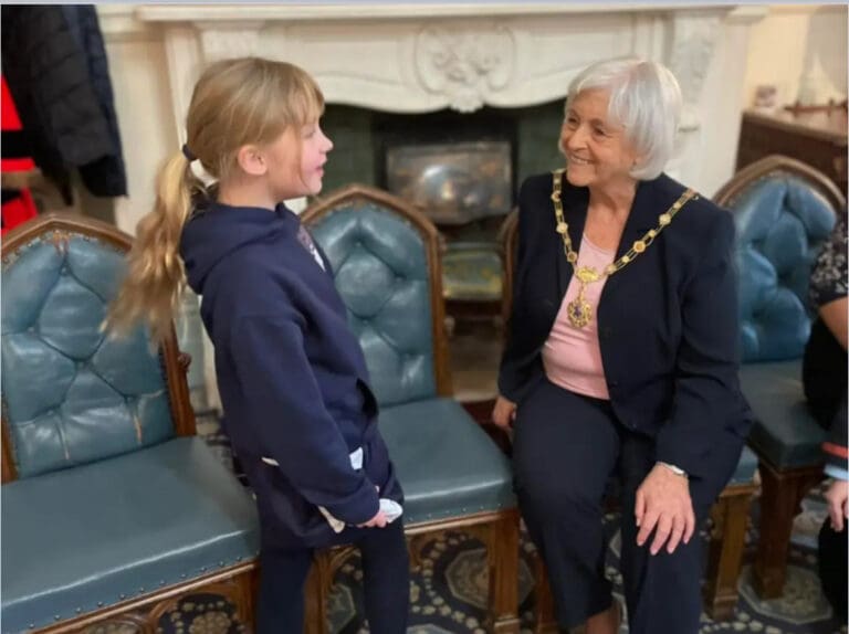 School children meet the Mayor of Bournemouth – including the great-granddaughter of a former Mayor