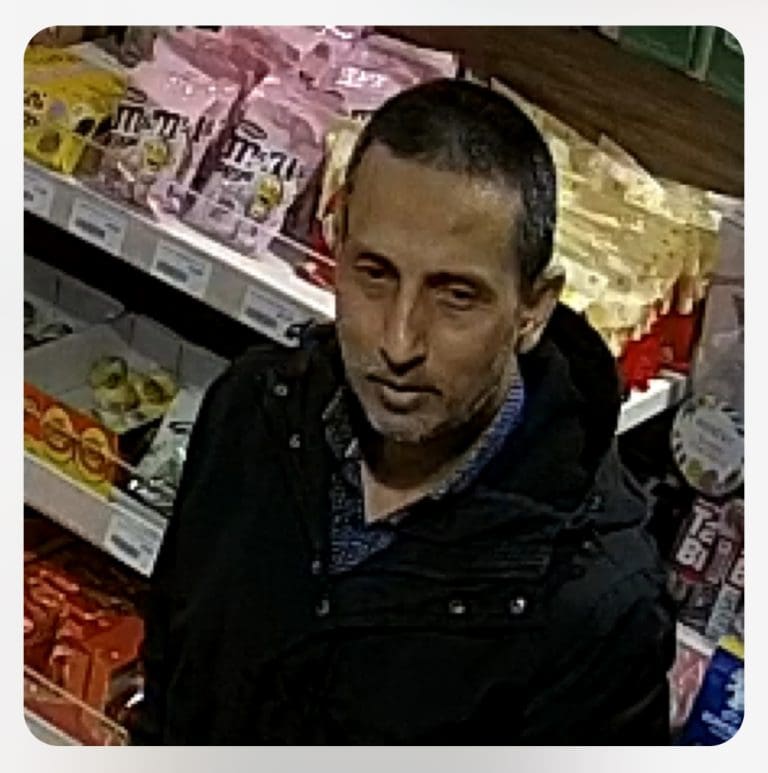 Two men sought following theft from Bere Regis petrol station