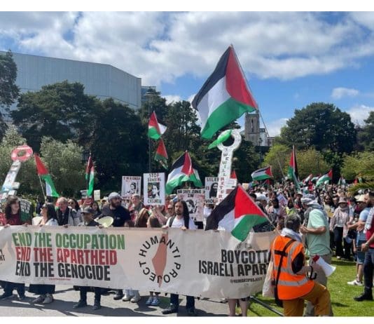 One thousand protestors demand end to twinning of Bournemouth with Netanya