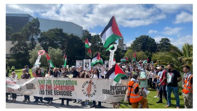 One thousand protestors demand end to twinning of Bournemouth with Netanya