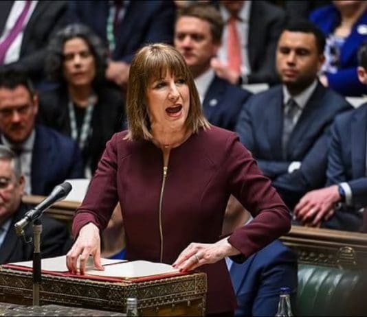 Reeves Risks Reigniting Gilt Turmoil With Budget Misstep