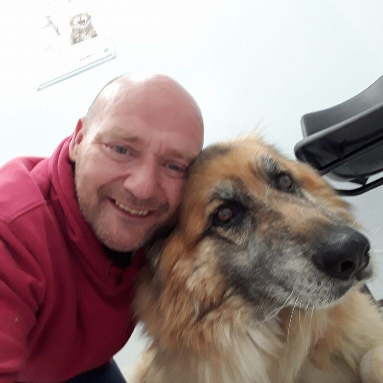 Weymouth Mourns ‘True Legend’ Mark House