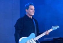 Jack White’s Seven Nation Army Destroys Donald Trump