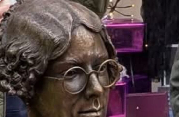 Statue of ‘One of the Most Distinguished Literary Voices of the Twentieth Century’ to be Unveiled in Dorchester This Weekend